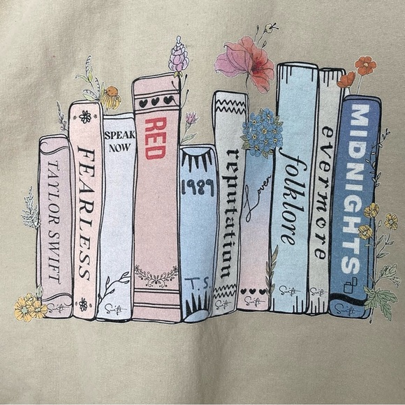 Taylor Swift Sweatshirt Album Title Eras Books Printed Crew Sweater, Size M - Picture 5 of 5